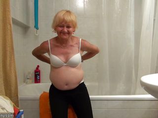 old nanny strips and washes her cunt